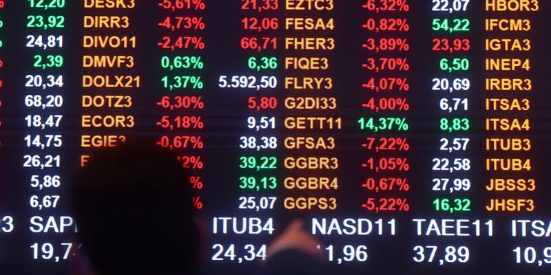 Bolsa sobe pela 14ª vez seguida e ultrapassa os 155 mil pontos