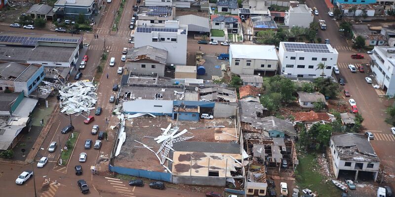 Governo garante verbas e serviços após tornado que atingiu o Paraná