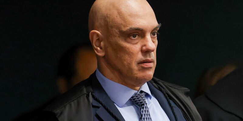 Remédios são levados para Bolsonaro, preso preventivamente em Brasília