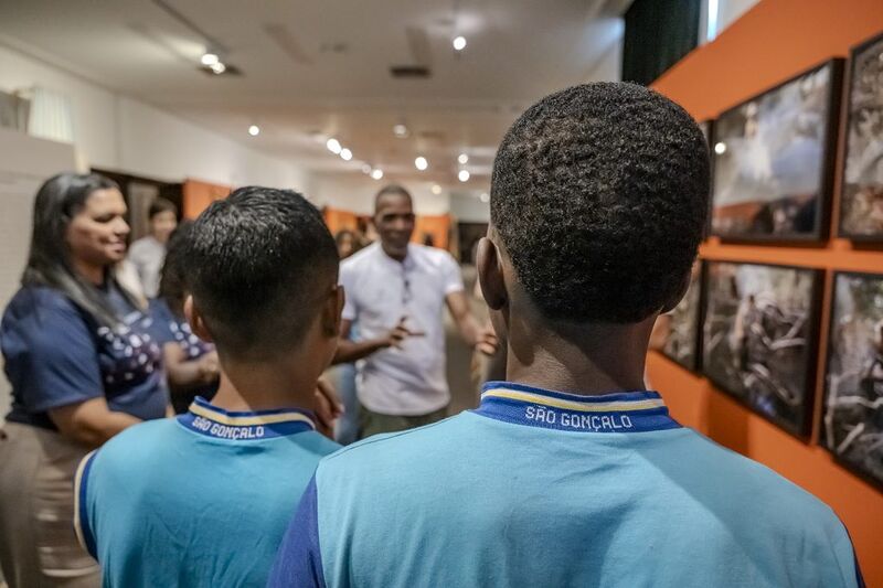 Alunos de escola em Santa Izabel visitam exposição no CCBB, no Rio