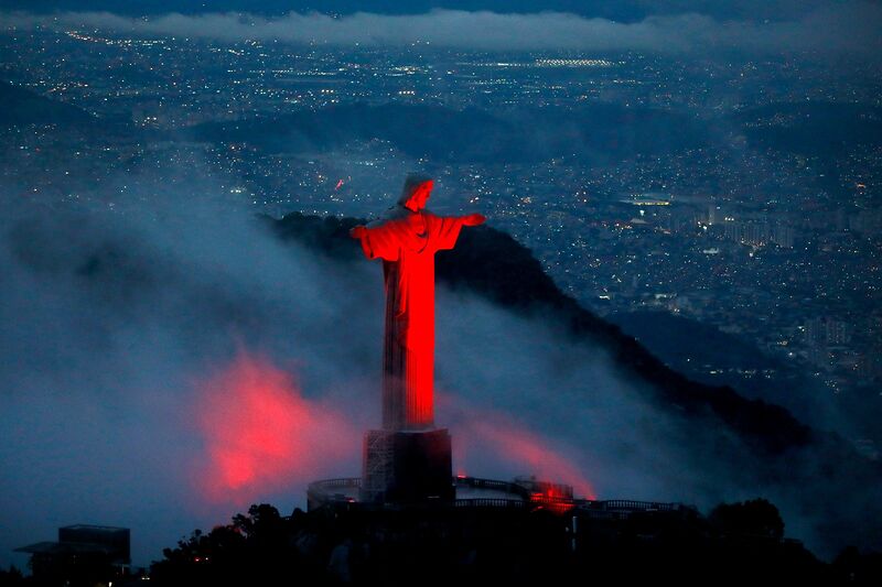 Cartões-postais têm iluminação especial para o Dia Mundial da Luta contra a Aids – Prefeitura da Cidade do Rio de Janeiro
