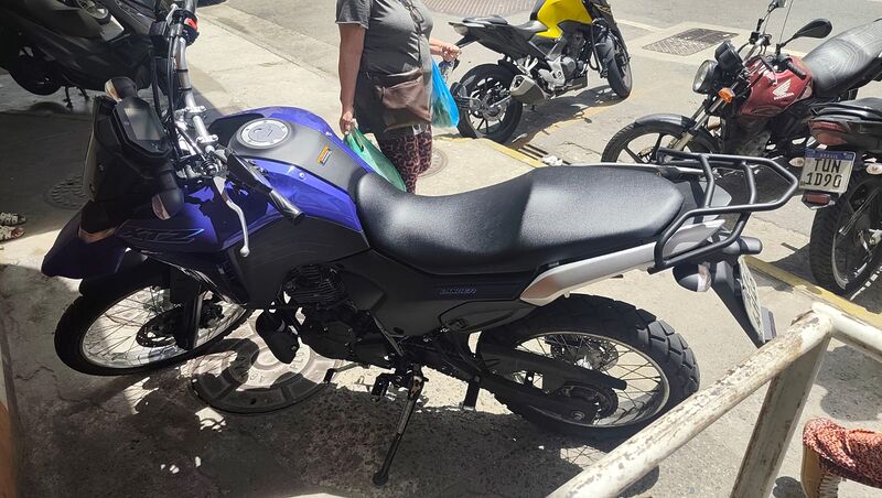 Guardas prendem homem após tentativa de furto de celular e com moto roubada, em Copacabana – Prefeitura da Cidade do Rio de Janeiro