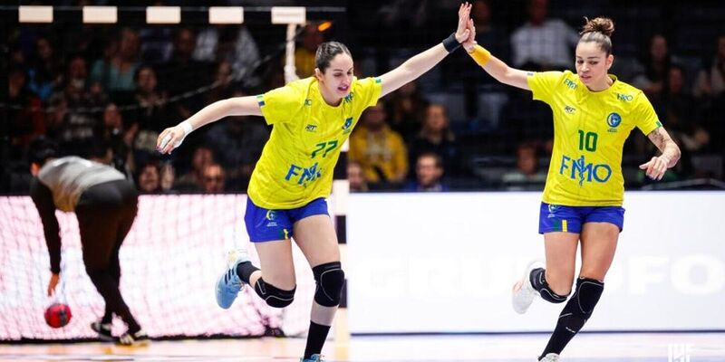 Brasil vence tchecas e vai à 2ª fase do Mundial Feminino de handebol