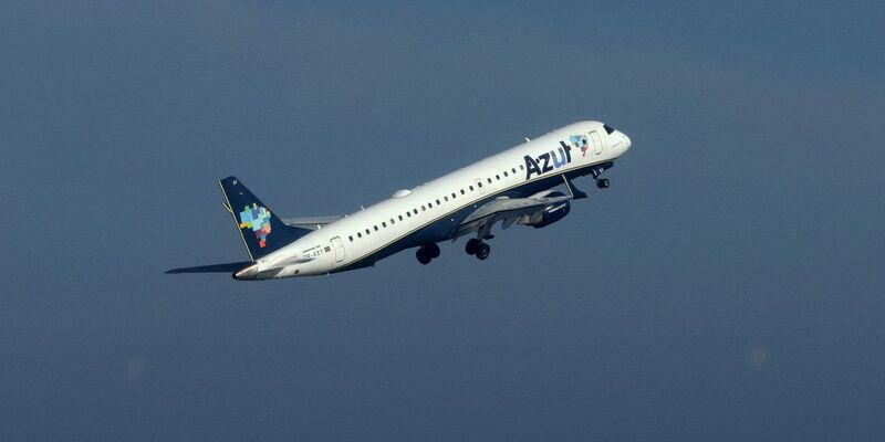 Vento forte faz aeronave arremeter em Congonhas