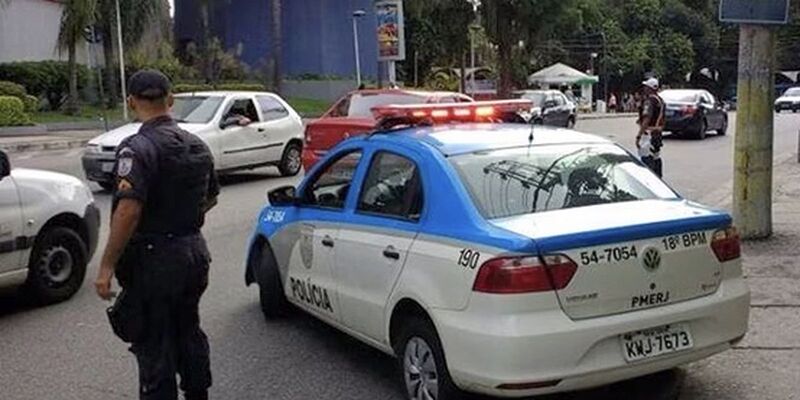 Dois sargentos da PM do Rio foram presos por ajudar crime organizado