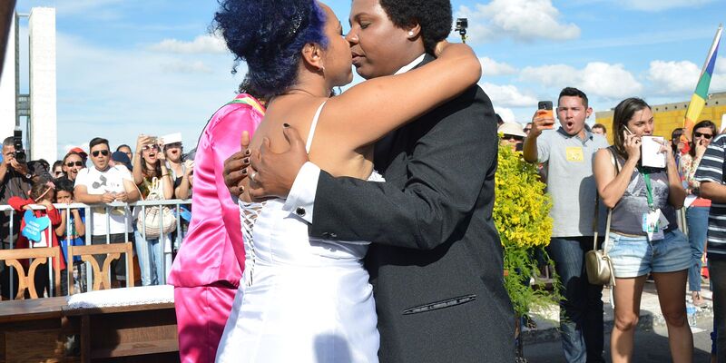Casamento entre pessoas do mesmo sexo cresce 8,8% e atinge recorde