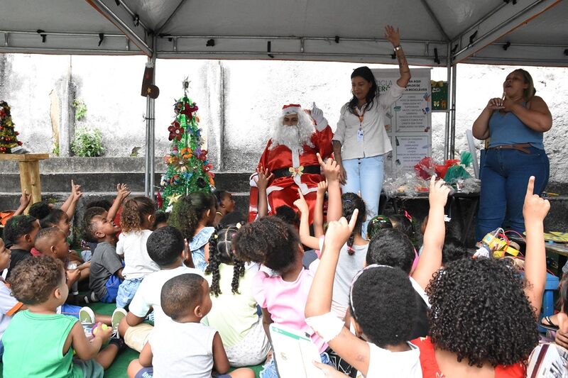 Clin leva Natal solidário e sustentável para creche em comunidade de Niterói – Prefeitura Municipal de Niterói