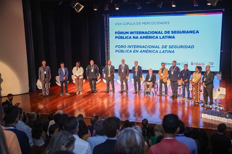 Fórum internacional em Niterói debate segurança pública na véspera da XXX Cúpula da Rede Mercocidades – Prefeitura Municipal de Niterói