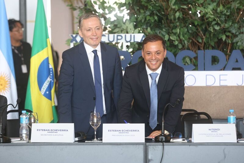 Prefeitos da América Latina defendem combate à violência por governos locais na posse de Rodrigo Neves como presidente do Mercocidades