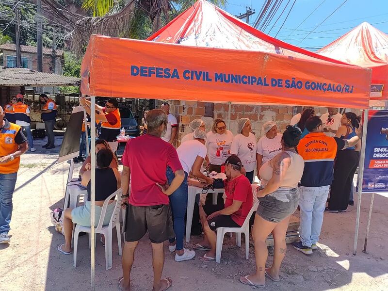 Moradores do Gradim recebem orientações da Defesa Civil