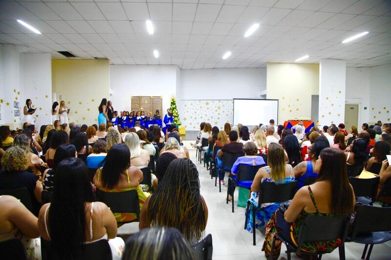 Nova Iguaçu encerra o ano letivo de 2025 com celebração e homenagens à rede municipal