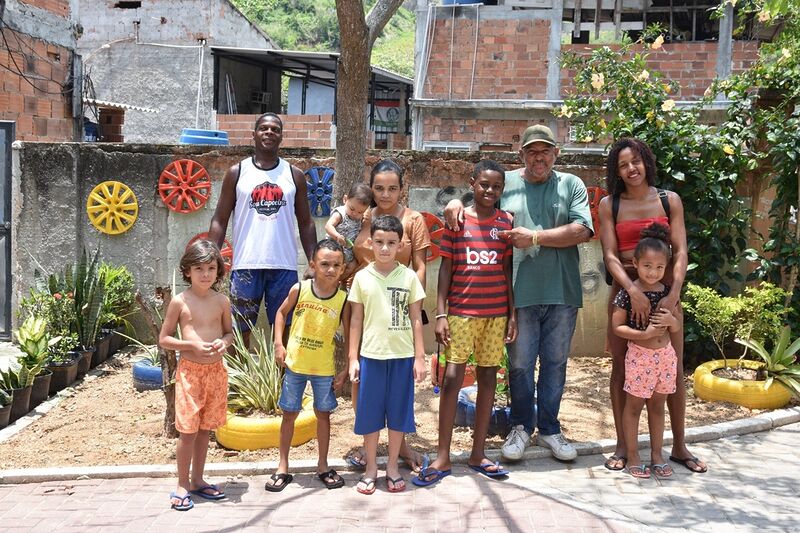 Clin lança programa de paisagismo em comunidade de Niterói – Prefeitura Municipal de Niterói