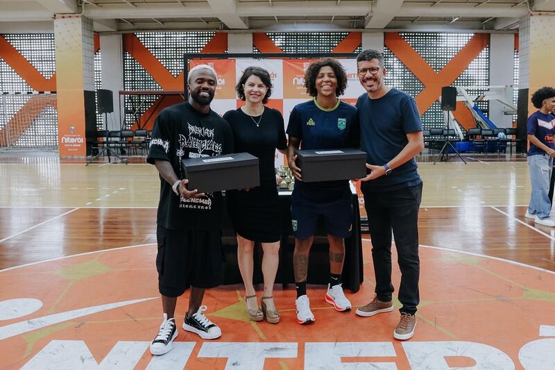 Judoca Rafaela Silva e influenciador Negrete visitam o CT Niterói Joga em Rede – Prefeitura Municipal de Niterói