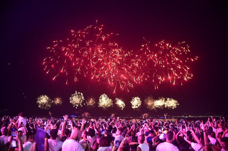 Niterói celebra a chegada de 2026 com emoção, música e um espetáculo de luzes – Prefeitura Municipal de Niterói