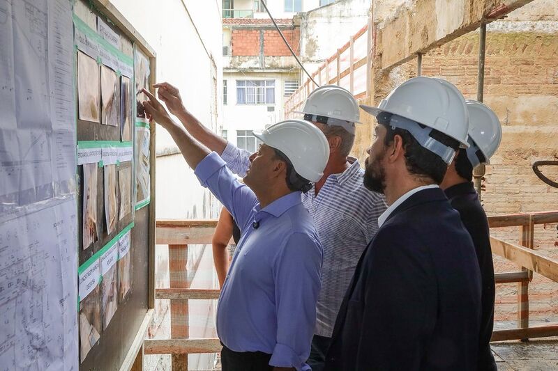 Prefeito Rodrigo Neves vistoria obra de reforma do Cinema Icaraí – Prefeitura Municipal de Niterói
