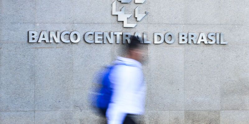 Contas externas têm saldo negativo de US$ 68,8 bilhões em 2025