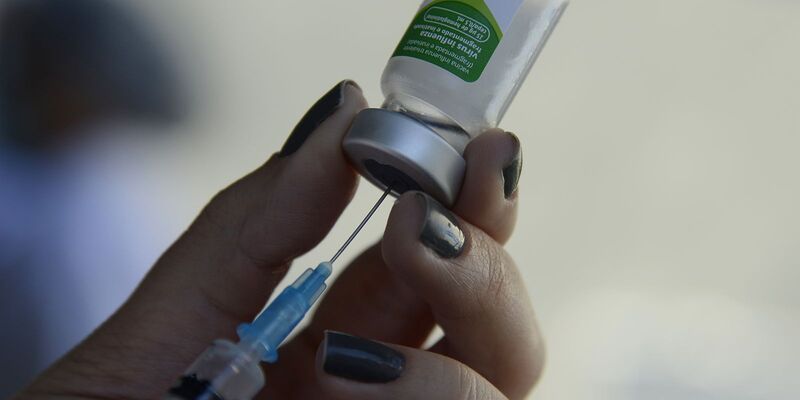 Casos de síndrome respiratória grave estão em queda em quase todo o país