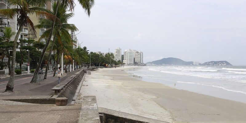 Carnaval: bombeiros salvam 348 vítimas de afogamento no litoral de SP