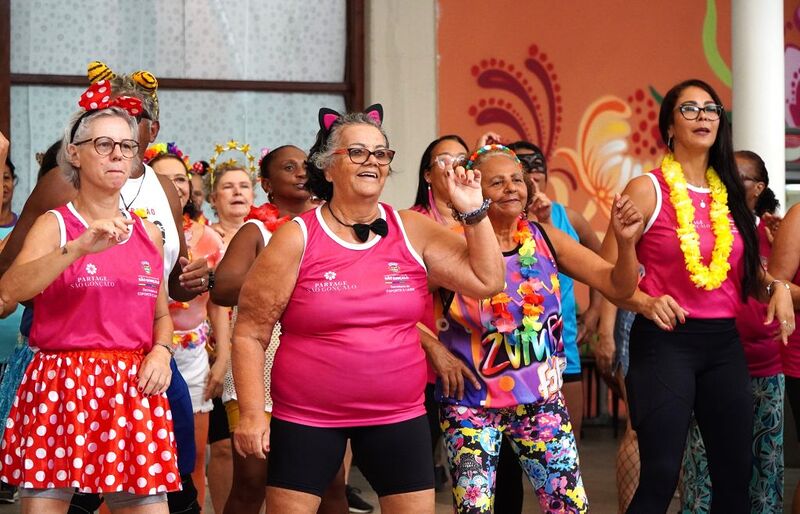 Projeto Qualidade de Vida e Longevidade realiza aulão especial de Zumba no Partage Shopping