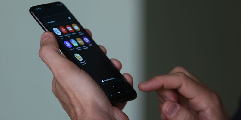 Veja dicas para proteger seu celular de golpes virtuais no carnaval| Agência Brasil