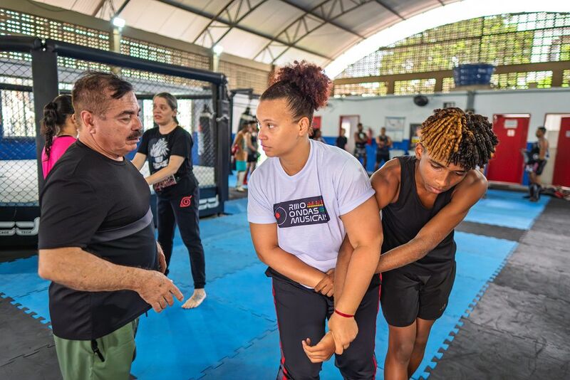 Aulas de autodefesa pessoal para mulheres