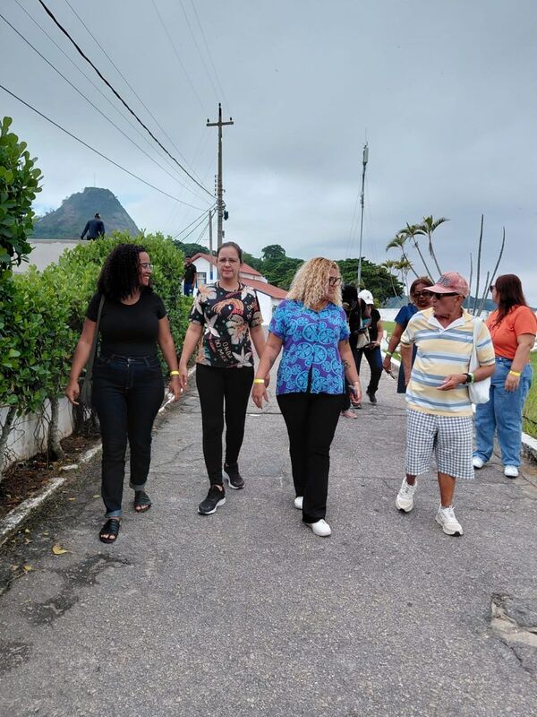 São Gonçalo realiza passeio com idosos à Fortaleza de Santa Cruz 