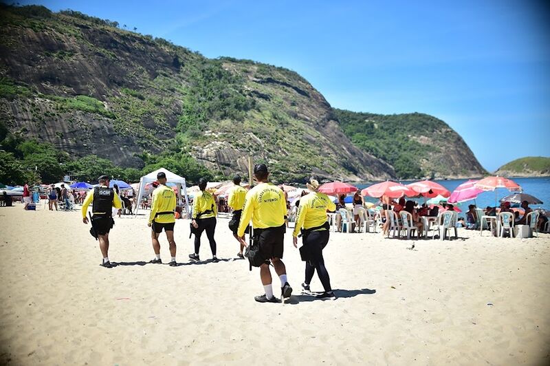 Operação Verão remove centenas de equipamentos irregulares e reforça ordenamento nas praias de Niterói – Prefeitura Municipal de Niterói