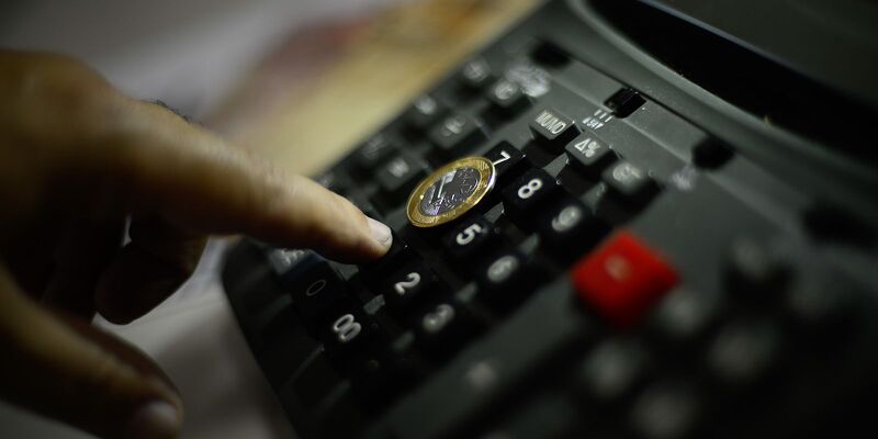 Inflação oficial recua para 3,81%, com variação de 0,7% em fevereiro