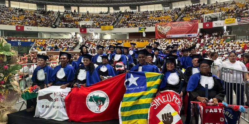 Festa em Recife celebra 30 mil alfabetizados em programa social