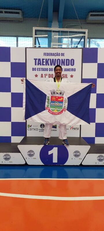 Atleta gonçalense fatura o ouro no Campeonato Estadual de Taekwondo