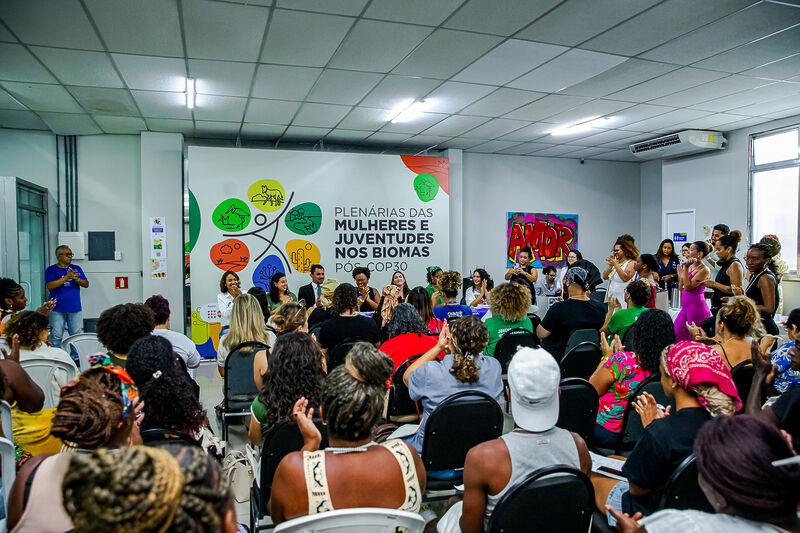 Casa da Juventude recebe Plenária das Mulheres e Juventudes nos Biomas Pós-COP30 - Prefeitura da Cidade do Rio de Janeiro