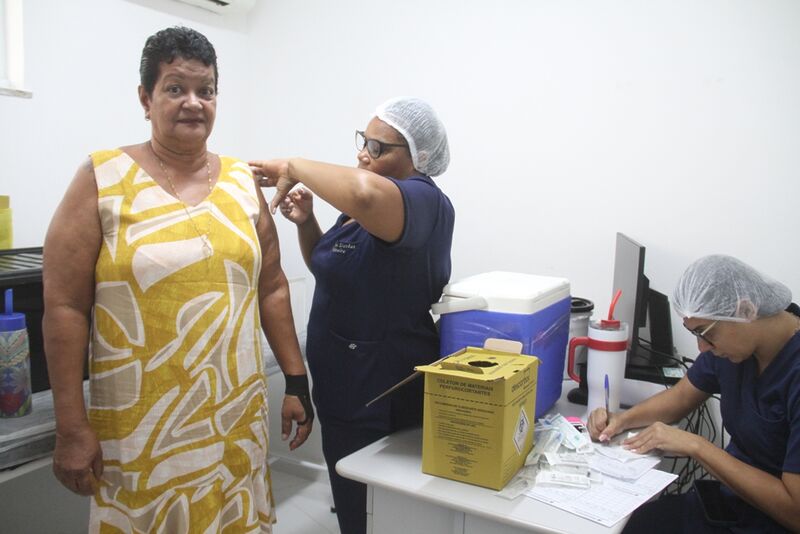 Funasg vacina servidores e seus dependentes contra gripe e covid-19