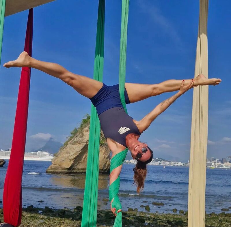 “Niterói de Todos os Ângulos” revela a força do tecido acrobático no Parque da Cidade – Prefeitura Municipal de Niterói
