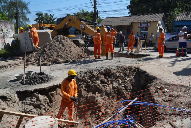 Prefeito Capitão Nelson vistoria obras em andamento em Itaúna