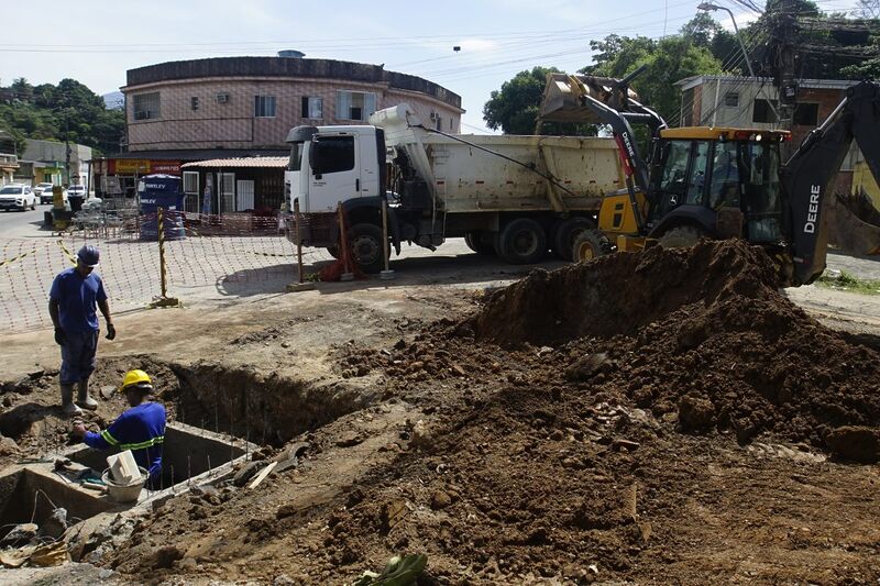 Prefeitura de Nova Iguaçu realiza intervenção na rede de drenagem no bairro Rancho Fundo