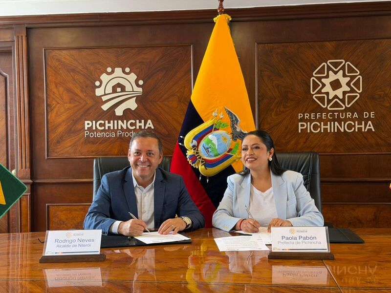 Prefeito de Niterói e presidente da Rede Mercocidades assina acordo de cooperação no Equador em defesa das mulheres