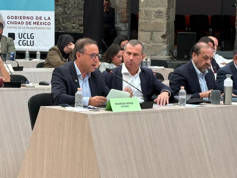 Prefeito Rodrigo Neves lança convite no México para que Niterói sedie reunião do Bureau Executivo da CGLU em 2027