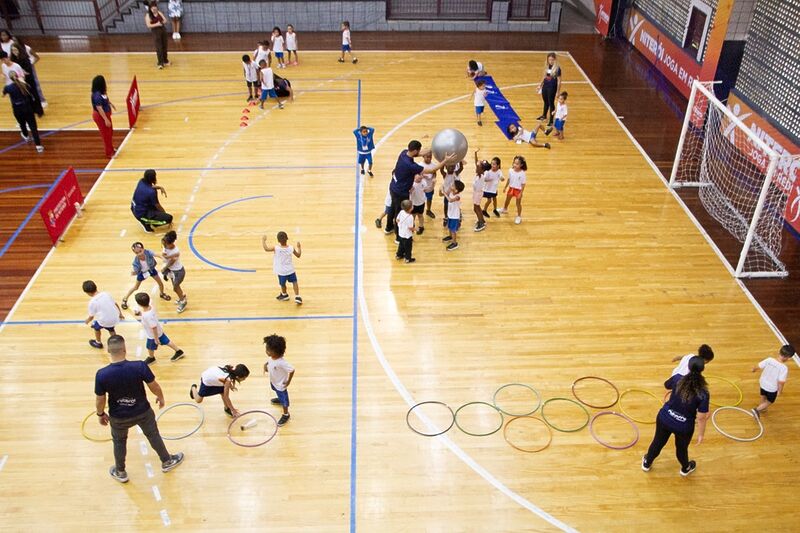 Niterói inicia distribuição de mais de 11 mil materiais esportivos para escolas da rede municipal – Prefeitura Municipal de Niterói