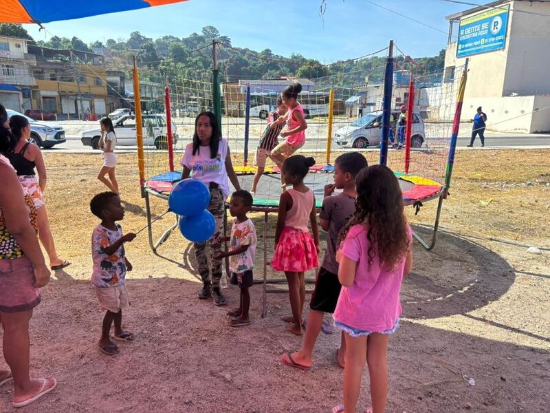 Caravana de Arte e Lazer garante manhã de diversão para famílias no Mutuaguaçu