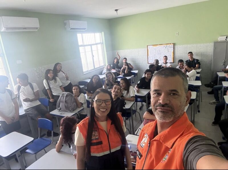 Defesa Civil faz ação educativa para mais de 200 alunos em escolas de São Gonçalo