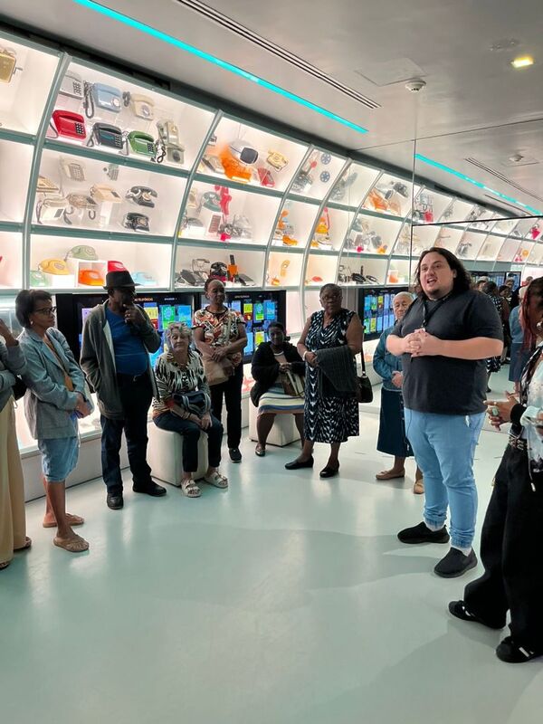Funasg promove passeio a museu no Rio para servidores aposentados