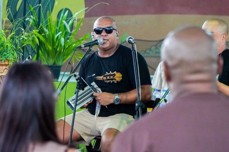 Gonçalenses curtem domingo com muito samba no Centro de Tradições Nordestinas, em Neves