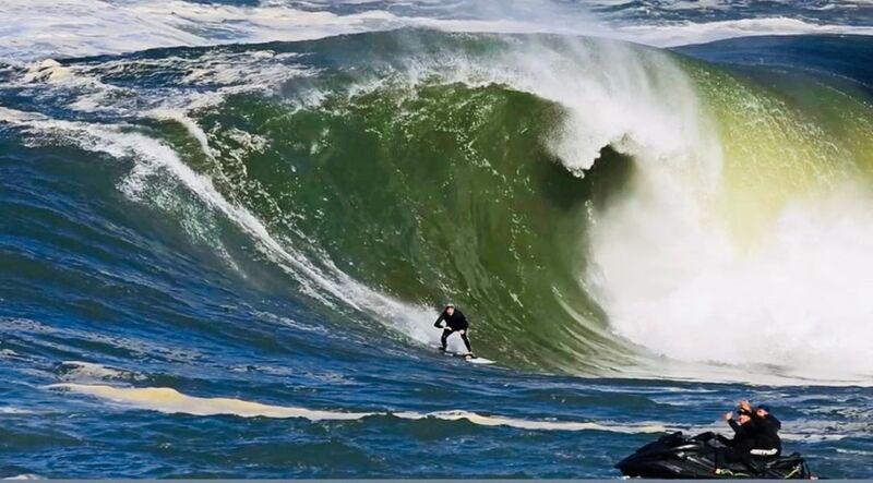 Ondas grandes movimentam Itacoatiara e antecipam clima do IBW 2026 – Prefeitura Municipal de Niterói