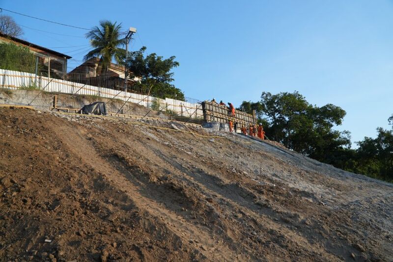 Obras de contenção de encosta no Lindo Parque seguem a todo vapor