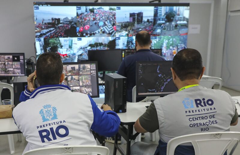 Shakira: veja a fotogaleria com imagens de agentes municipais em ação – Prefeitura da Cidade do Rio de Janeiro
