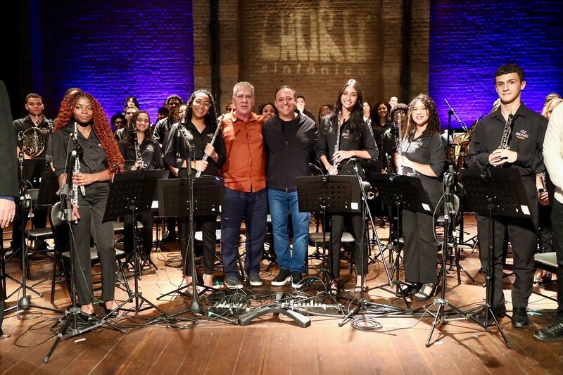 Aprendiz Musical comemora 25 anos com Theatro Municipal lotado para marcar o lançamento do álbum “Choro Sinfônico”