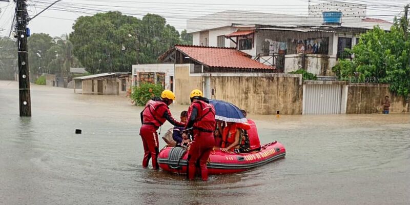 Tempestades em PE deixam quatro mortos e mais de mil desalojados