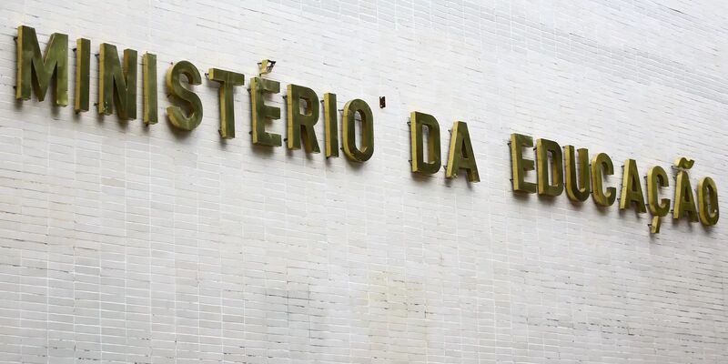 Formação de professores a distância mostra desempenho 53,1% inferior