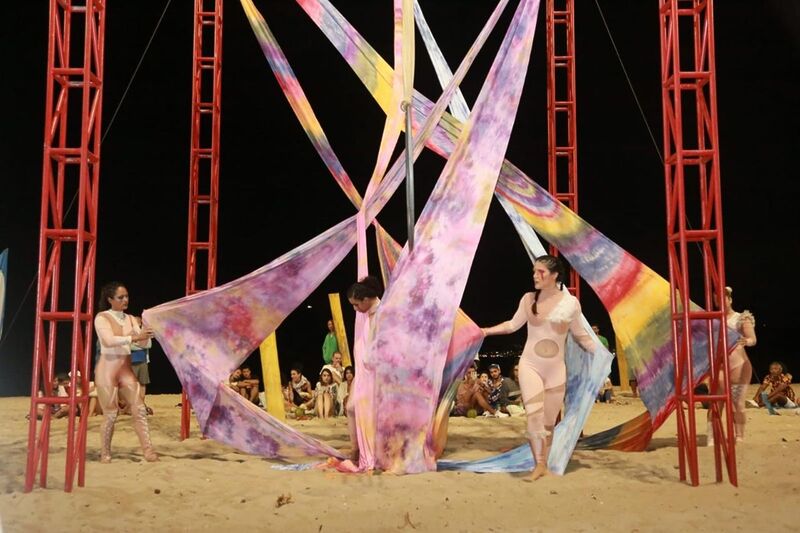 Espetáculo “Marcas do Passado” retorna à Praia de Icaraí neste sábado (30) com reflexão sobre a violência contra a mulher