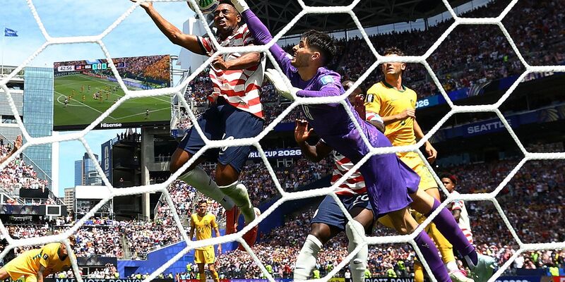 Estados Unidos bate a Austrália e fica perto da classificação